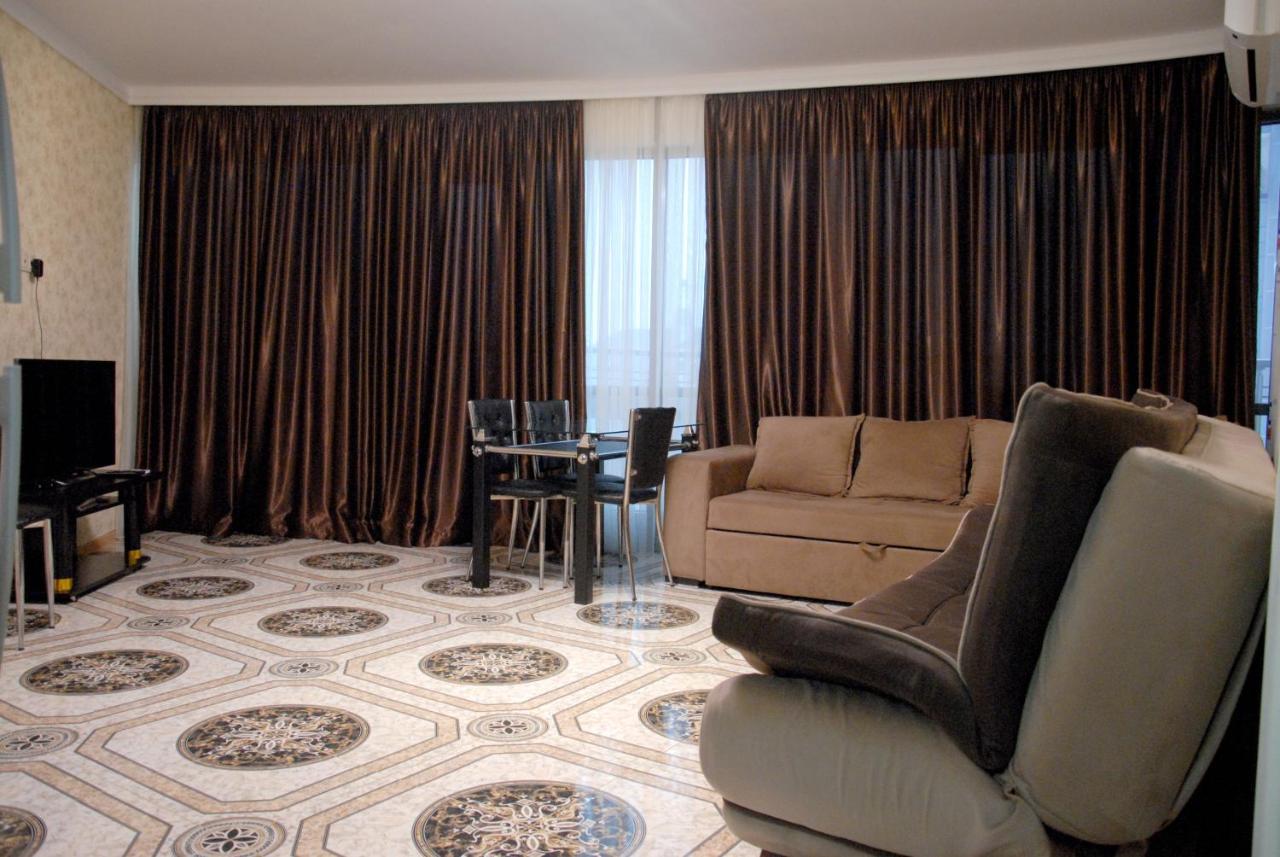 Apart Hotel Luxor Batumi Exterior foto